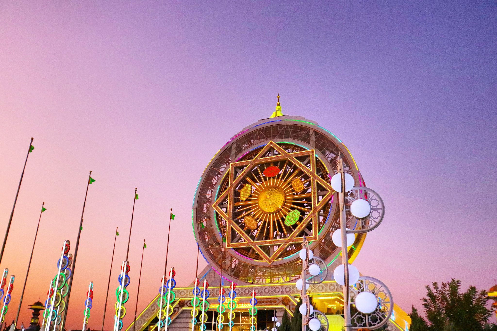 5 дней в Туркменистане: Дарваза • ЮНЕСКО Куня Ургенч • Янгыкала • Нохур • Туркменбаши • Ков Ата 5 дней в Туркменистане: Дарваза • ЮНЕСКО Куня Ургенч • Янгыкала • Нохур • Туркменбаши • Ков Ата