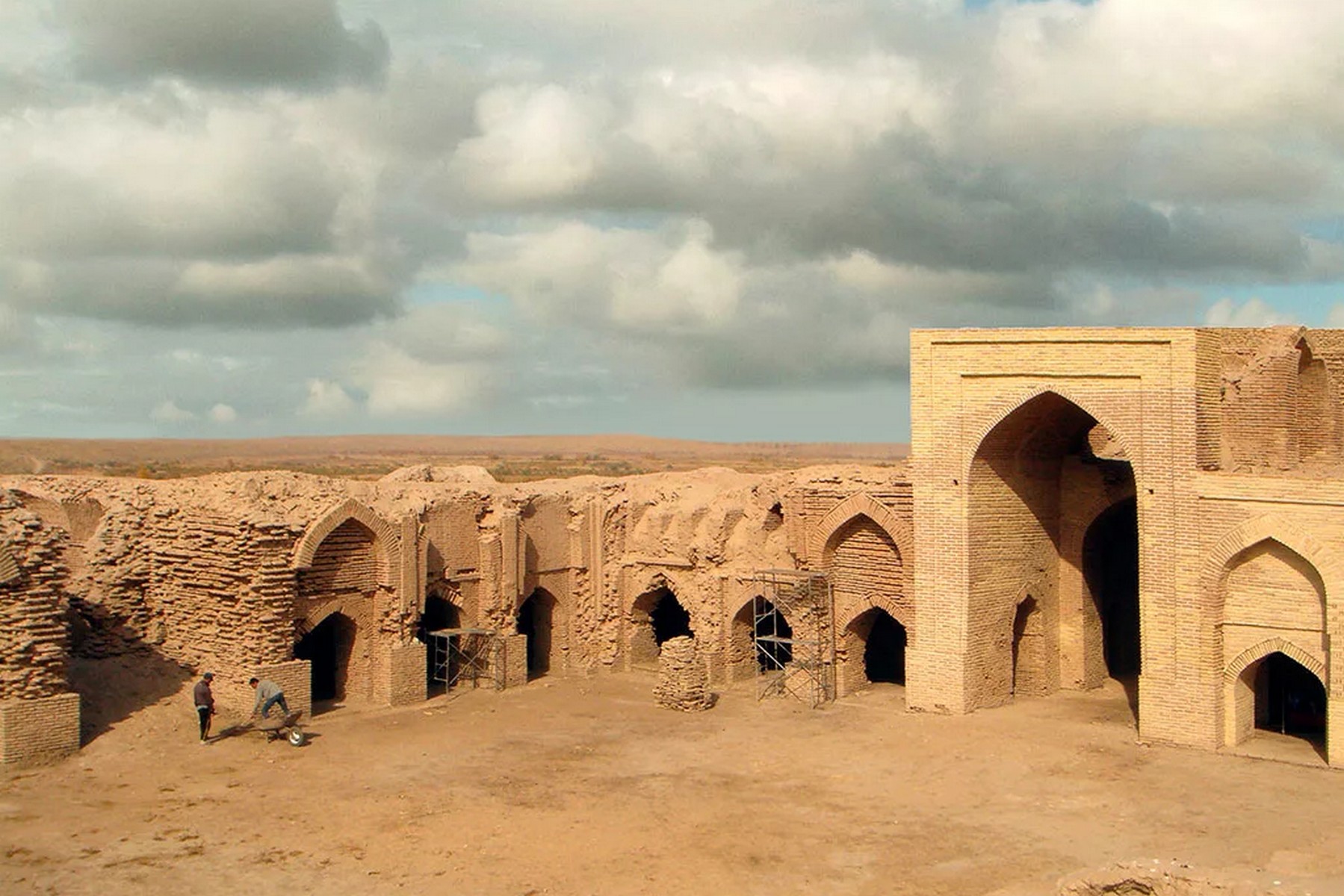 5 дневный тур по Туркменистану: Дарваза, Мерв и Гонур Депе 5 дневный тур по Туркменистану: Дарваза, Мерв и Гонур Депе