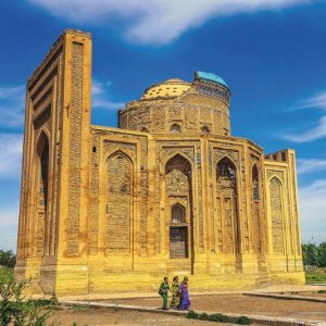 4 дневная Одиссея по Туркменистану: Куня Ургенч, кратер Дарваза и древний Амуль